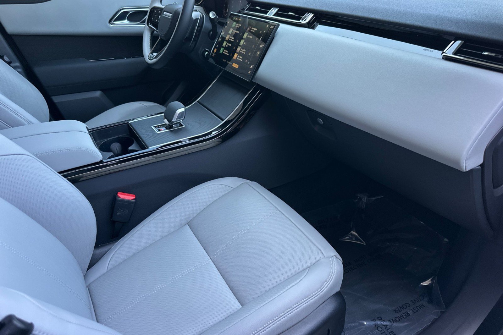 Used 2024 Land Rover Range Rover Velar Dynamic SE AWD/4WD image 16