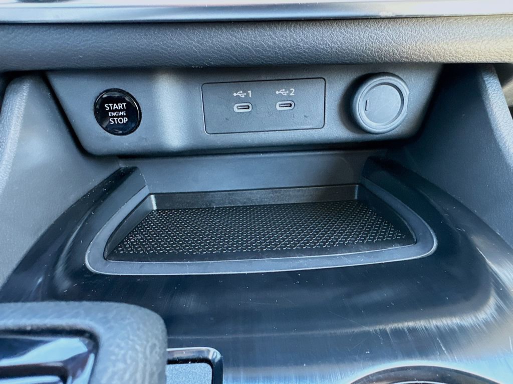 Used 2025 Nissan Rogue SV image 29