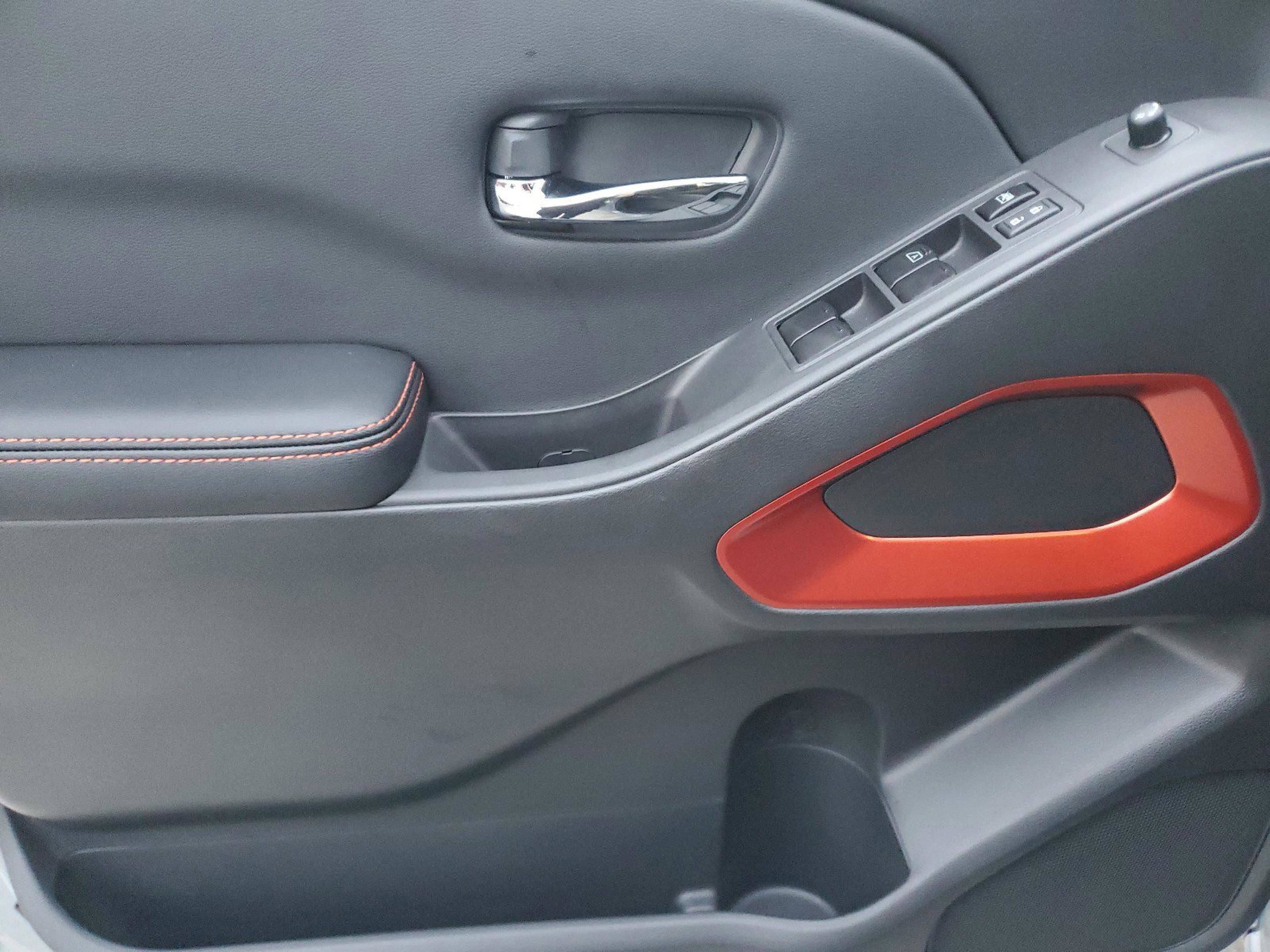 Used 2025 Nissan Frontier PRO-4X image 17