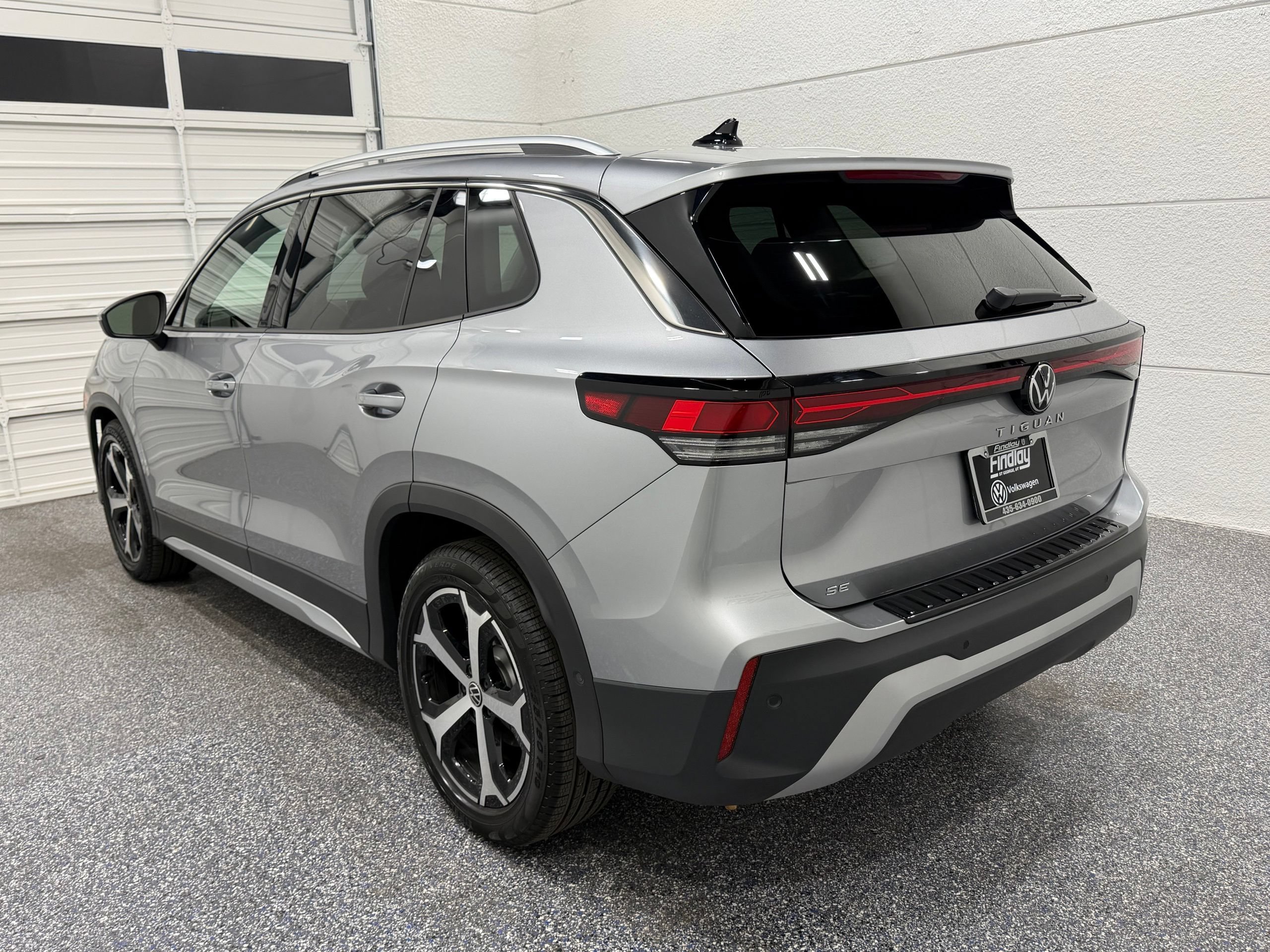 Used 2026 Volkswagen Tiguan SE FWD image 4