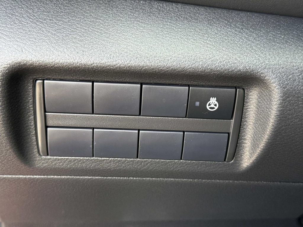 Used 2024 Nissan Kicks SR w/ SR Premium Package FWD image 41