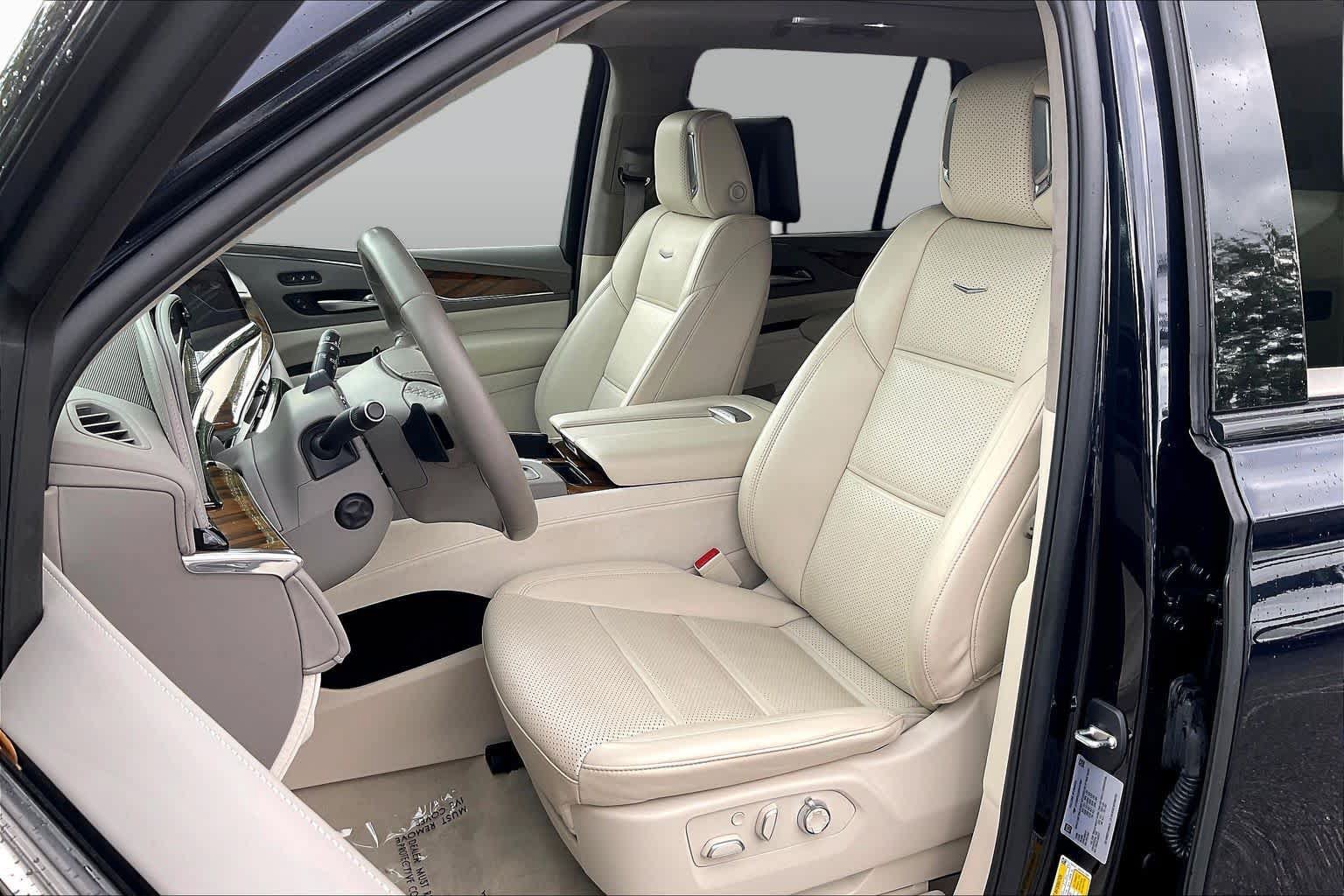 Used 2024 Cadillac Escalade Sport Platinum w/ LPO, ONYX Package AWD/4WD image 49