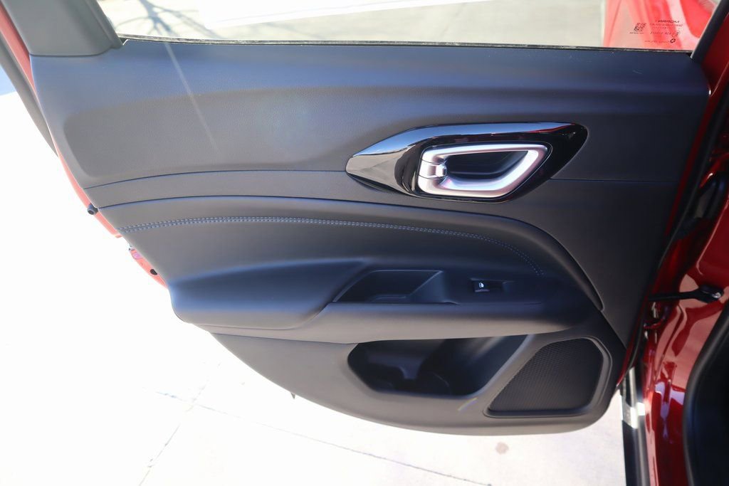 New 2026 Jeep Compass Latitude image 16