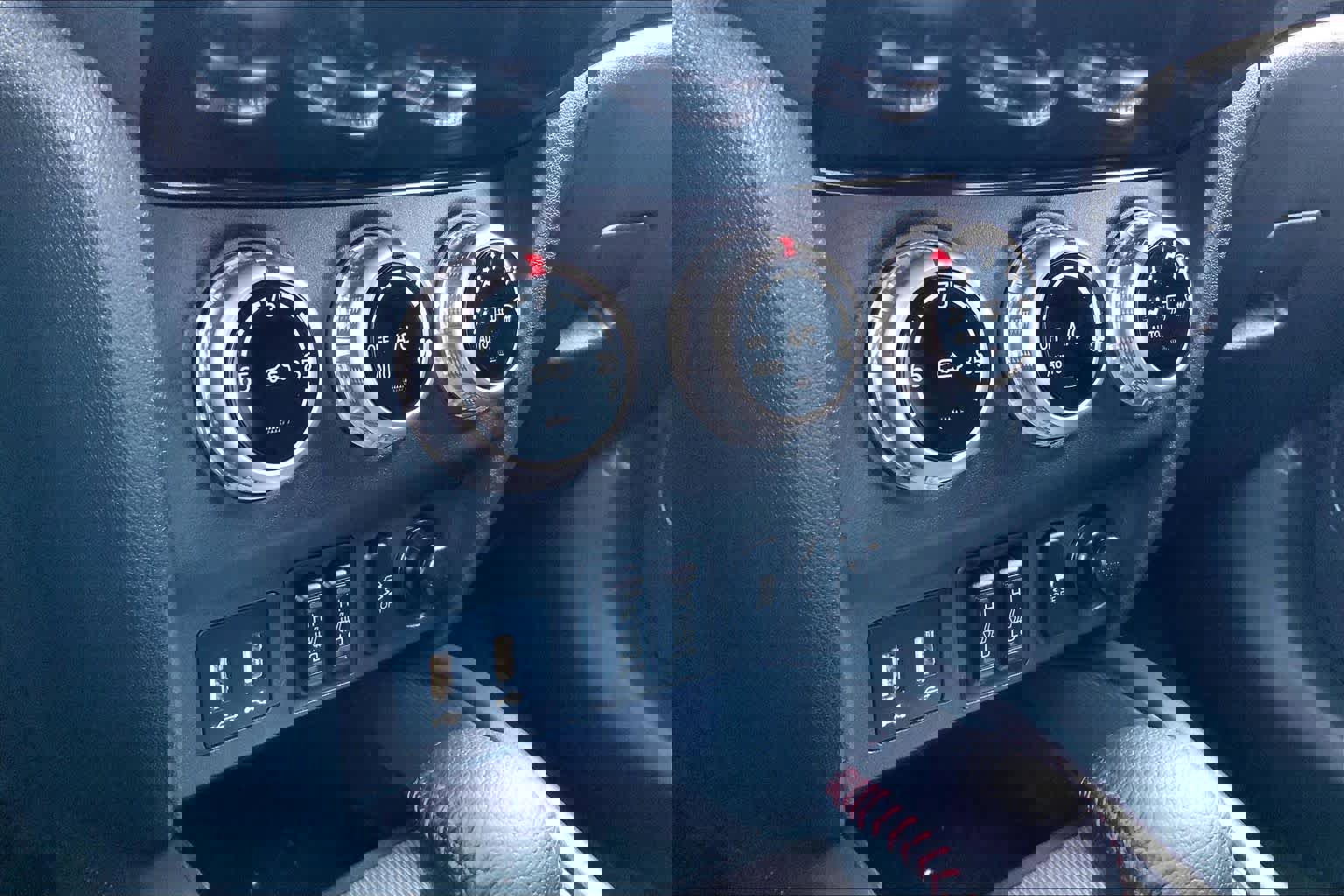 Used 2025 Mitsubishi Outlander Sport LE image 32