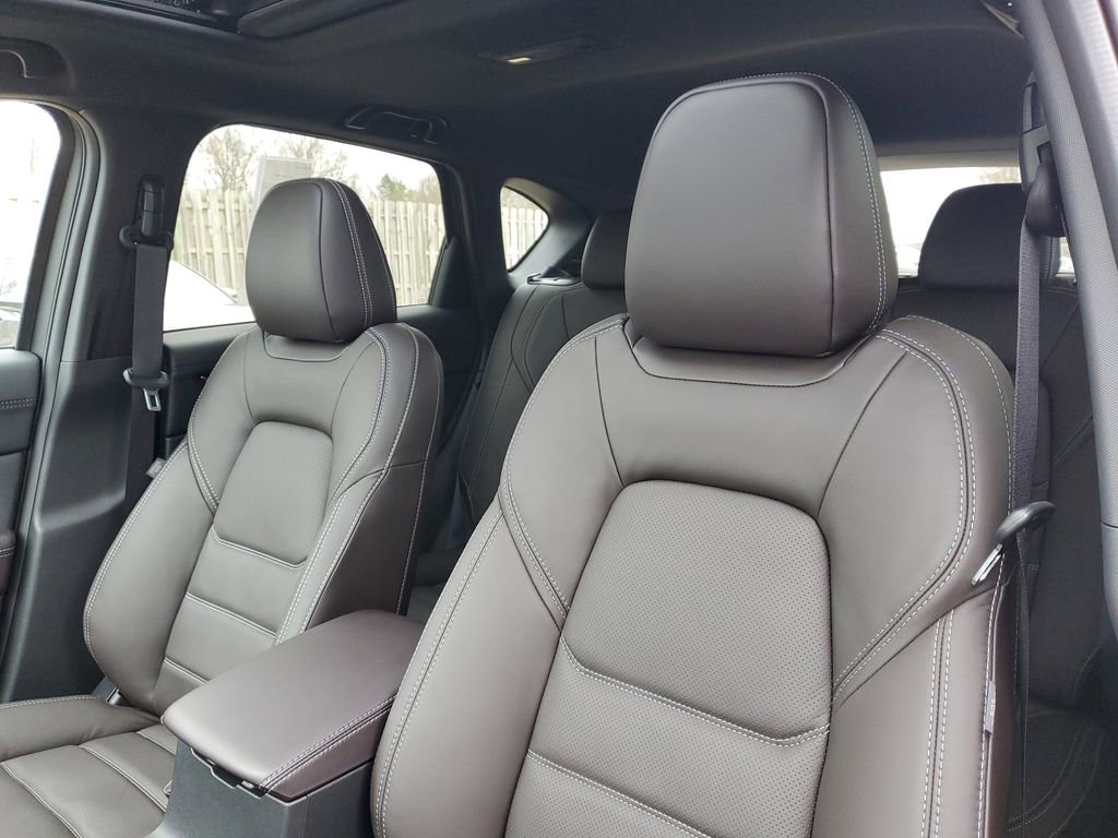 New 2025 MAZDA CX-5 Signature AWD/4WD image 13