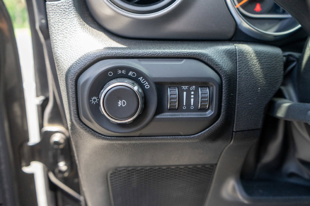 Used 2022 Jeep Wrangler Sport AWD/4WD image 15