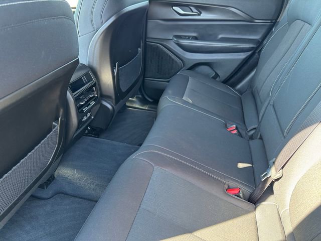 Certified 2023 Jeep Grand Cherokee Laredo w/ Luxury Tech Group I image 16