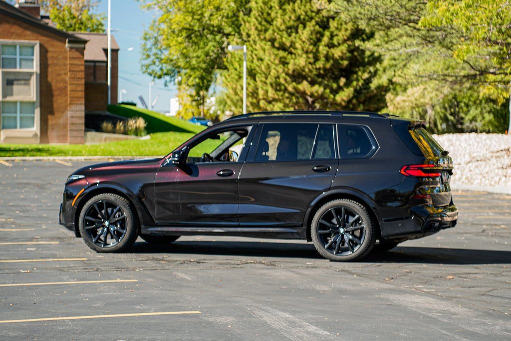 Used 2025 BMW X7 M60i image 7