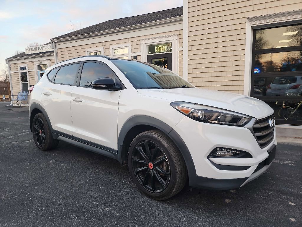 Used 2017 Hyundai Tucson Night image 2