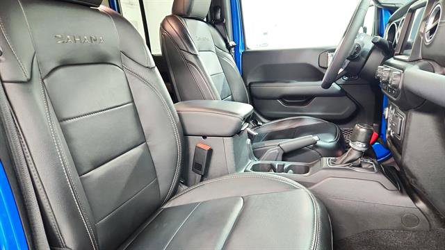 Used 2023 Jeep Wrangler Unlimited Sahara w/ Cold Weather Group image 24