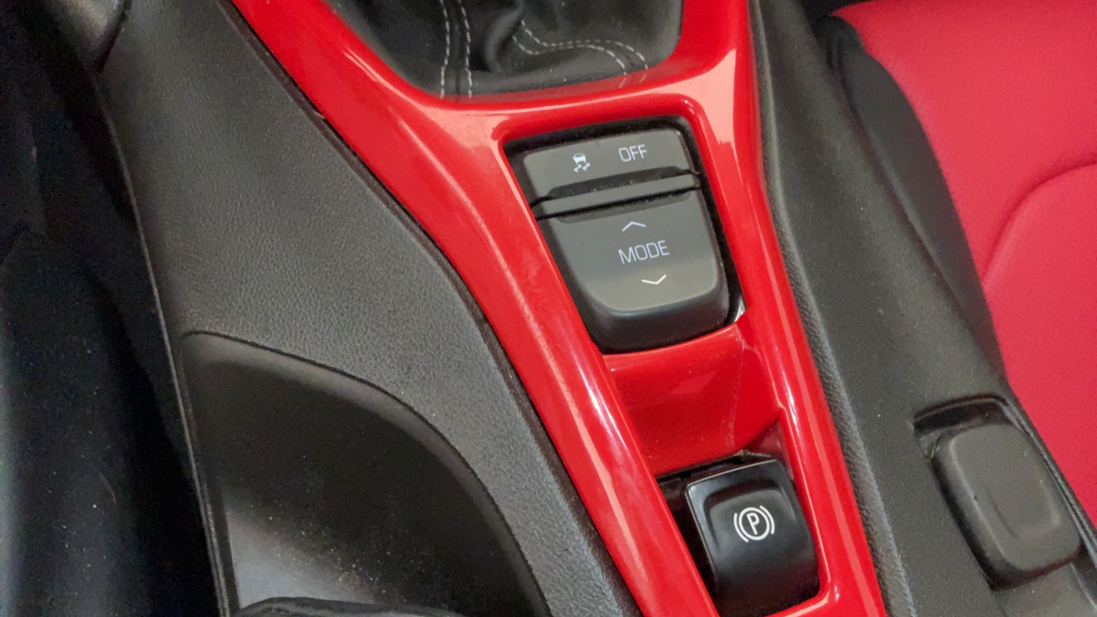Used 2021 Chevrolet Camaro LT w/ Technology Package RWD image 14