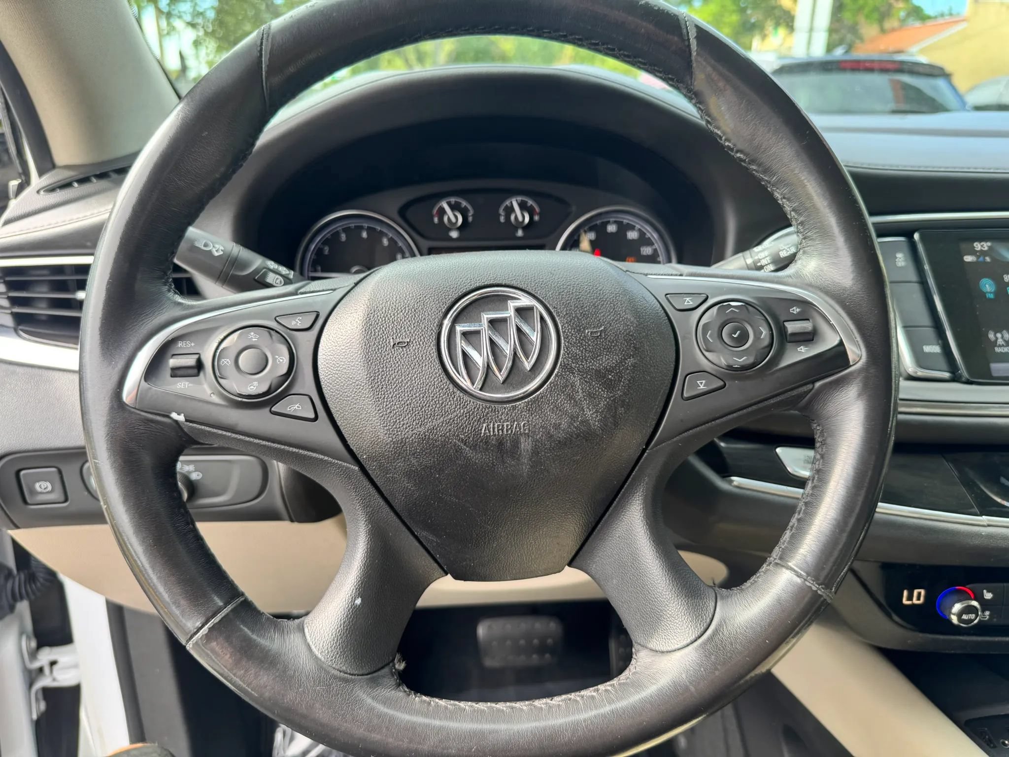 Used 2019 Buick Enclave Premium w/ Experience Buick Package FWD image 23