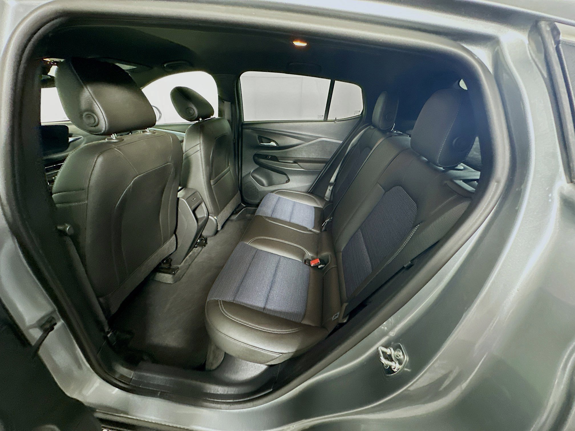 Used 2025 Buick Envista Preferred FWD image 27