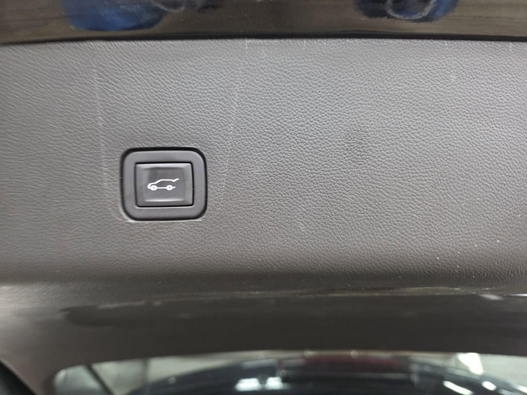 Used 2023 Chevrolet Traverse RS w/ LPO, Floor Liner Package image 15