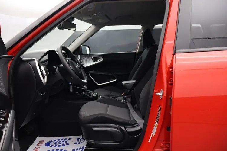 Used 2024 Kia Soul LX w/ LX Technology Package FWD image 11