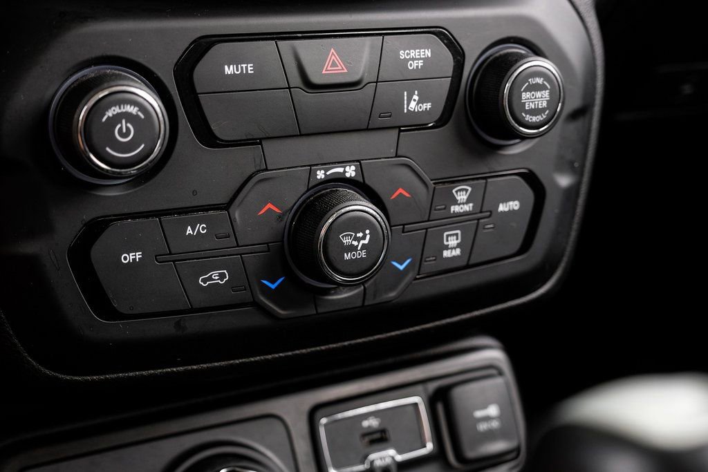 Used 2021 Jeep Renegade Limited image 35