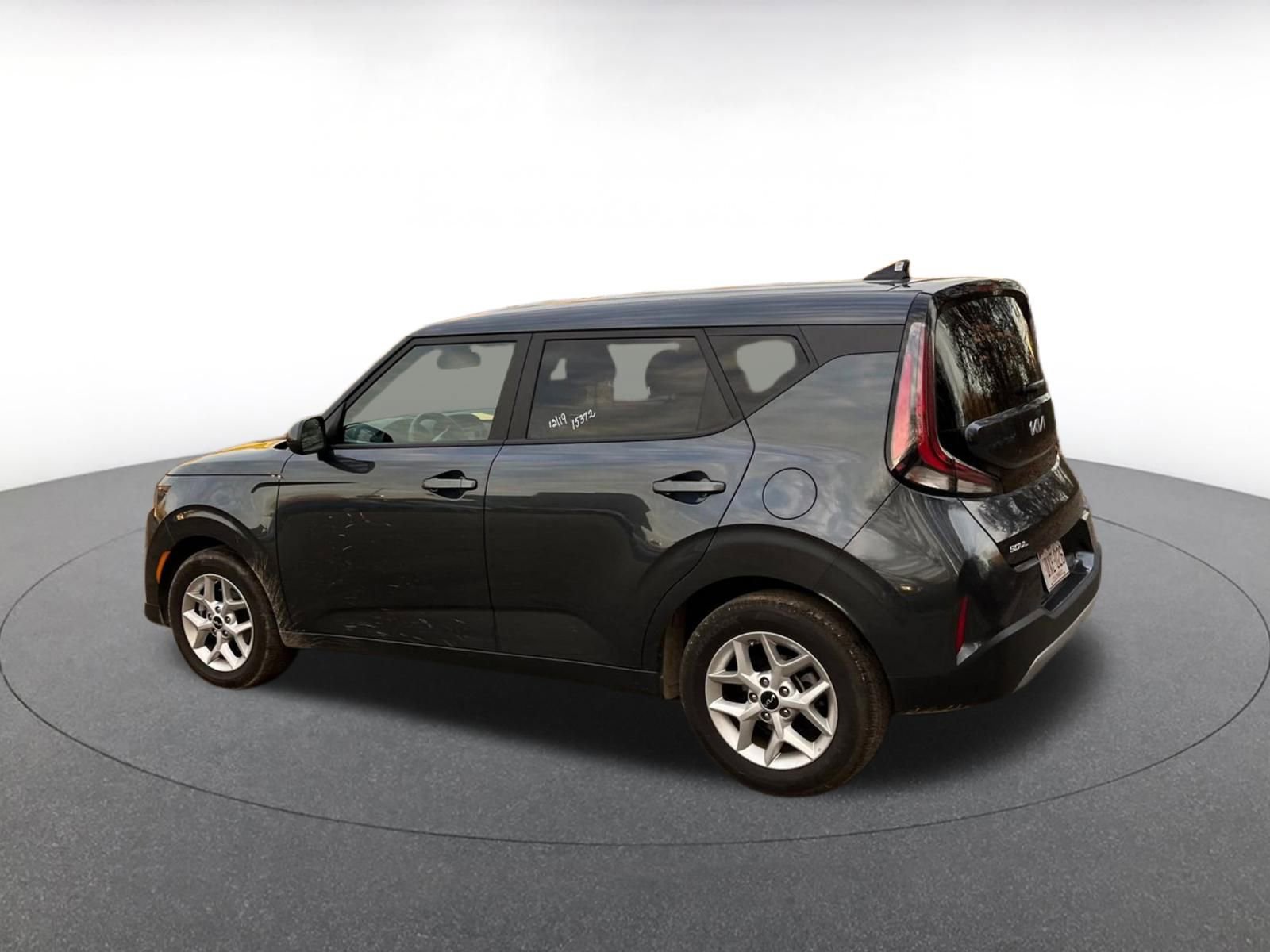 Used 2025 Kia Soul LX w/ LX Technology Package image 12