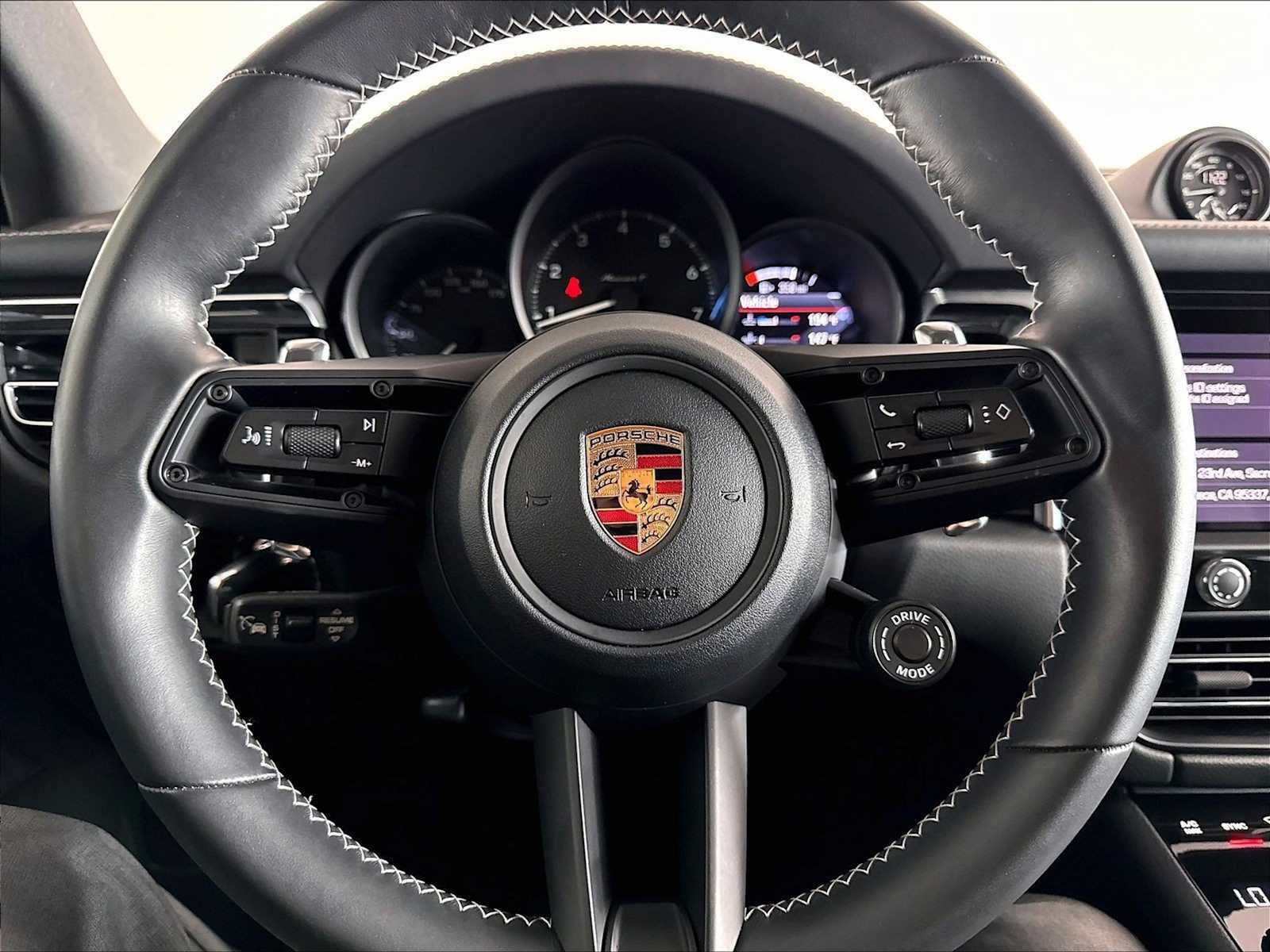 Used 2026 Porsche Macan Turbo AWD/4WD image 18