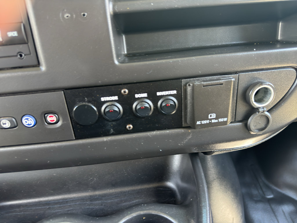 Used 2018 Chevrolet Express 2500 w/ Driver Convenience Package RWD image 17
