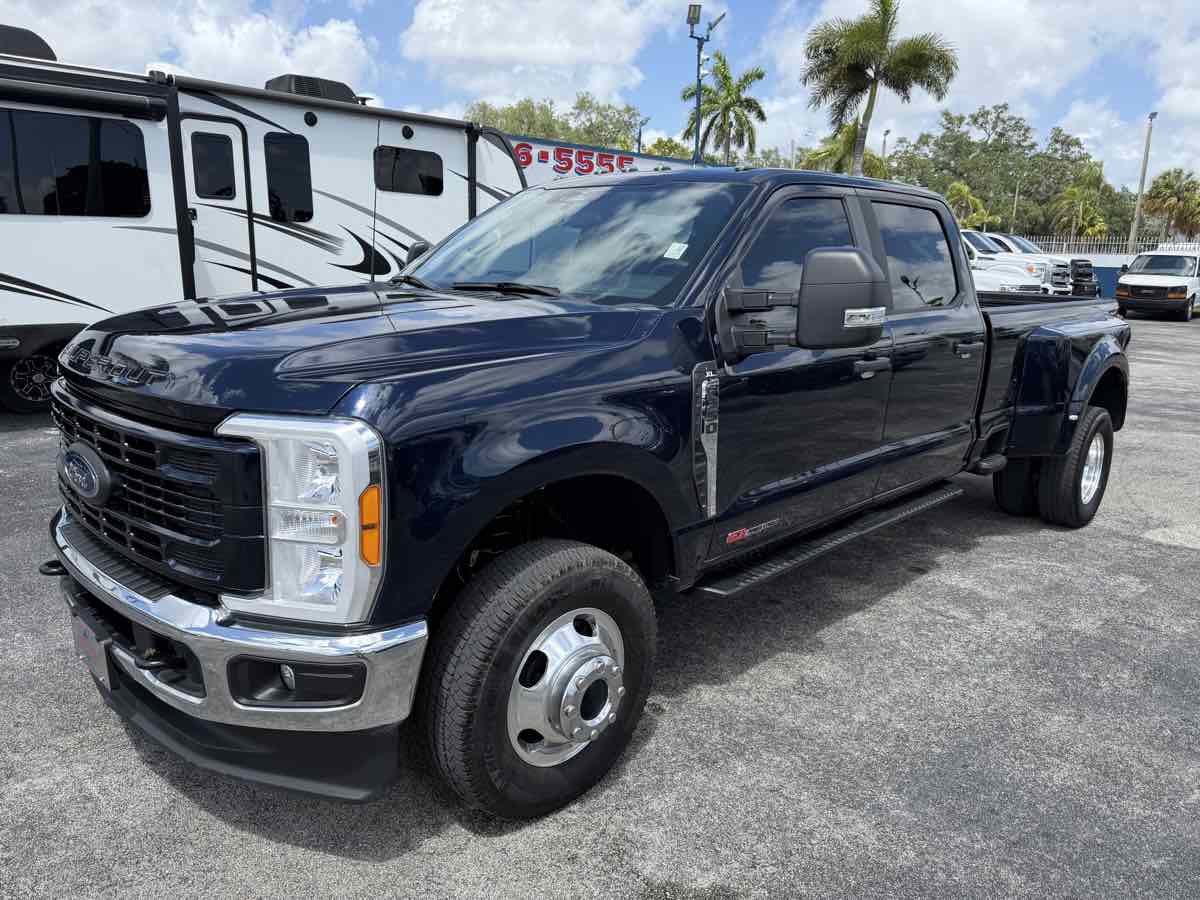 Used 2023 Ford F350 XL w/ XL Driver Assist Package AWD/4WD image 4