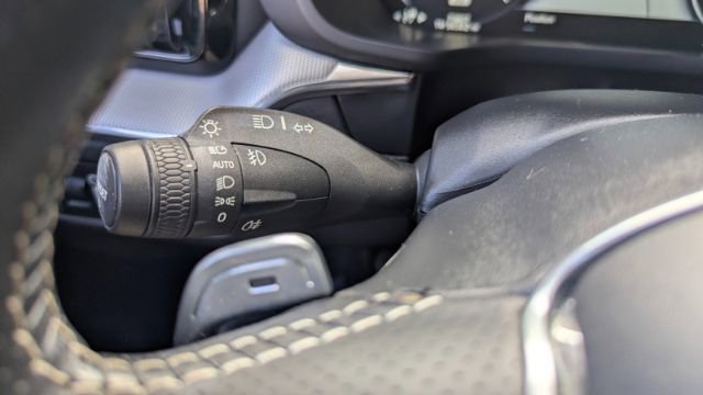 Used 2018 Volvo XC60 T6 R-Design w/ Convenience Package image 27