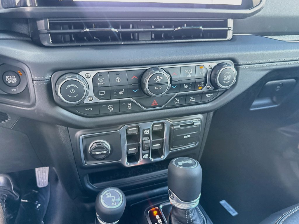 New 2027 Jeep Wrangler Unlimited Sahara AWD/4WD image 16