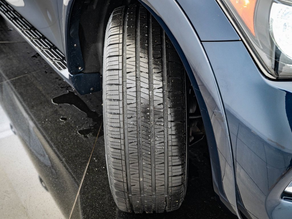 Used 2015 INFINITI QX80 4WD w/ Theater Package image 39