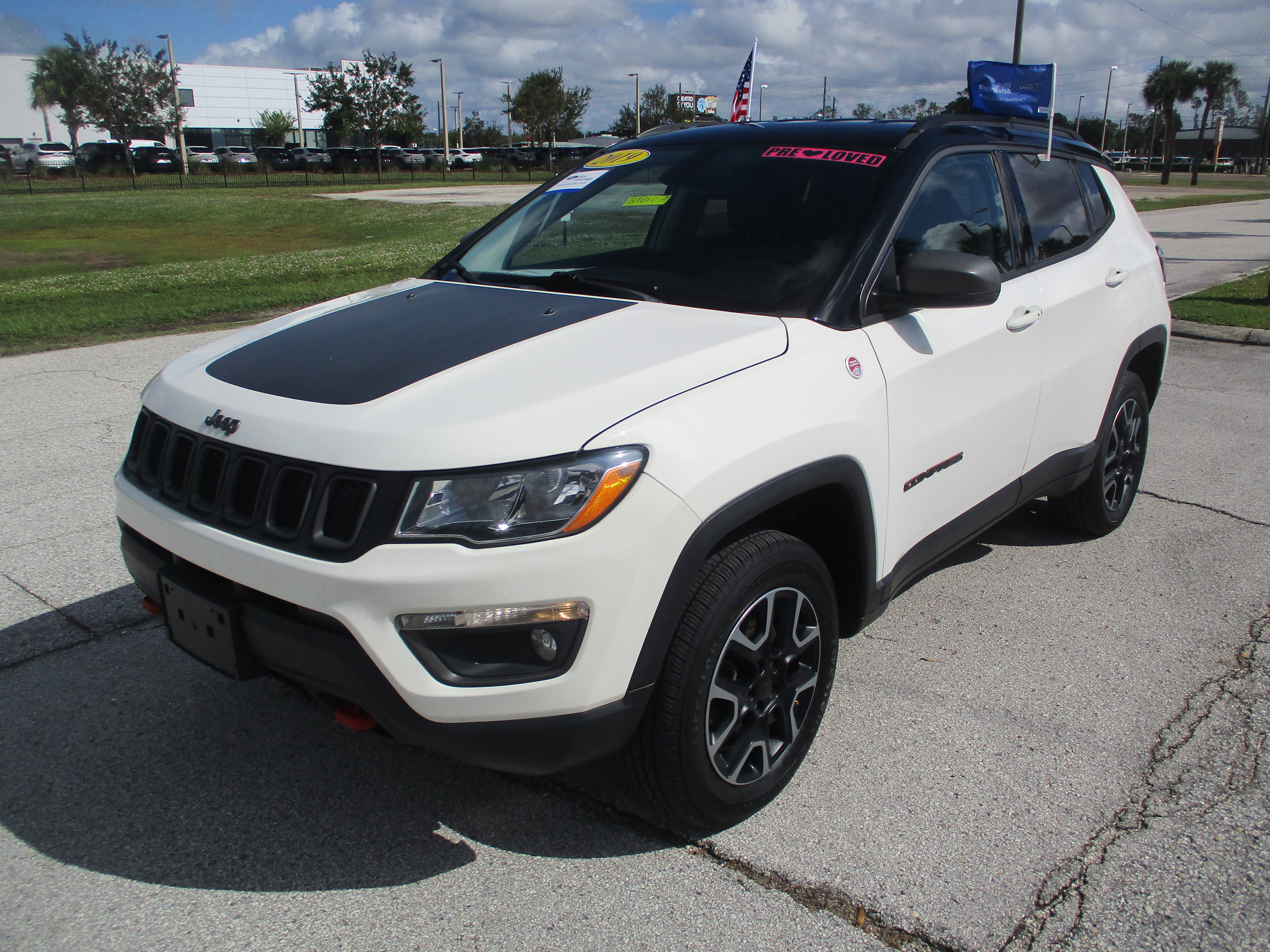 Used 2019 Jeep Compass Trailhawk image 3