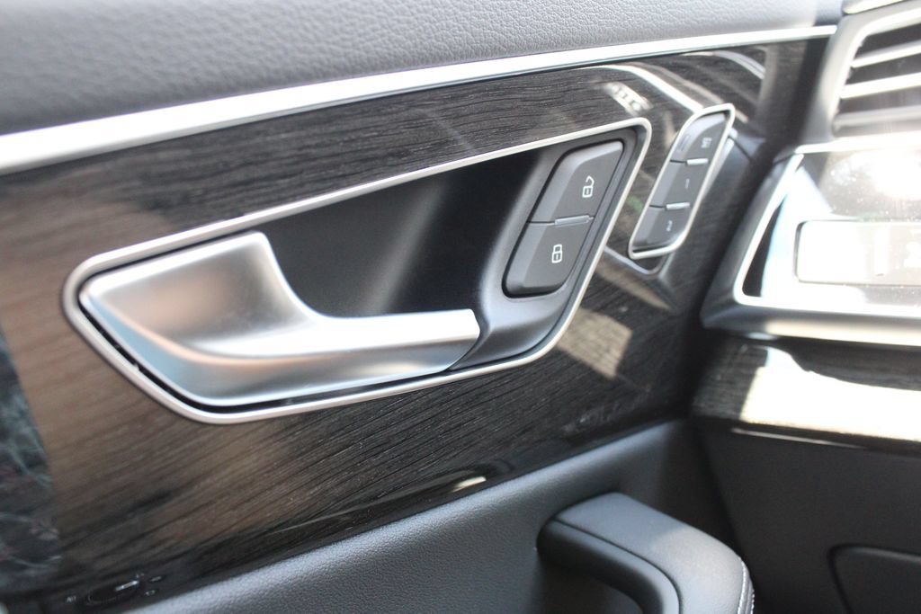 New 2026 Audi Q8 Premium Plus AWD/4WD image 7