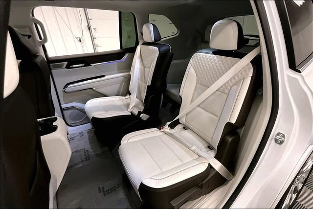 Used 2025 GMC Acadia Denali w/ Super Cruise Package image 23