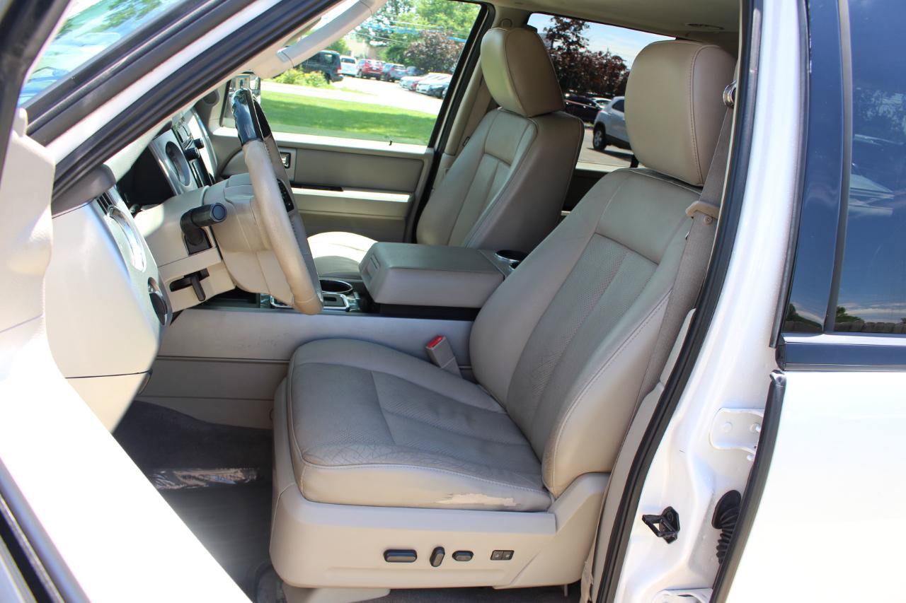Used 2014 Ford Expedition Limited w/ Equipment Group 301A AWD/4WD image 15