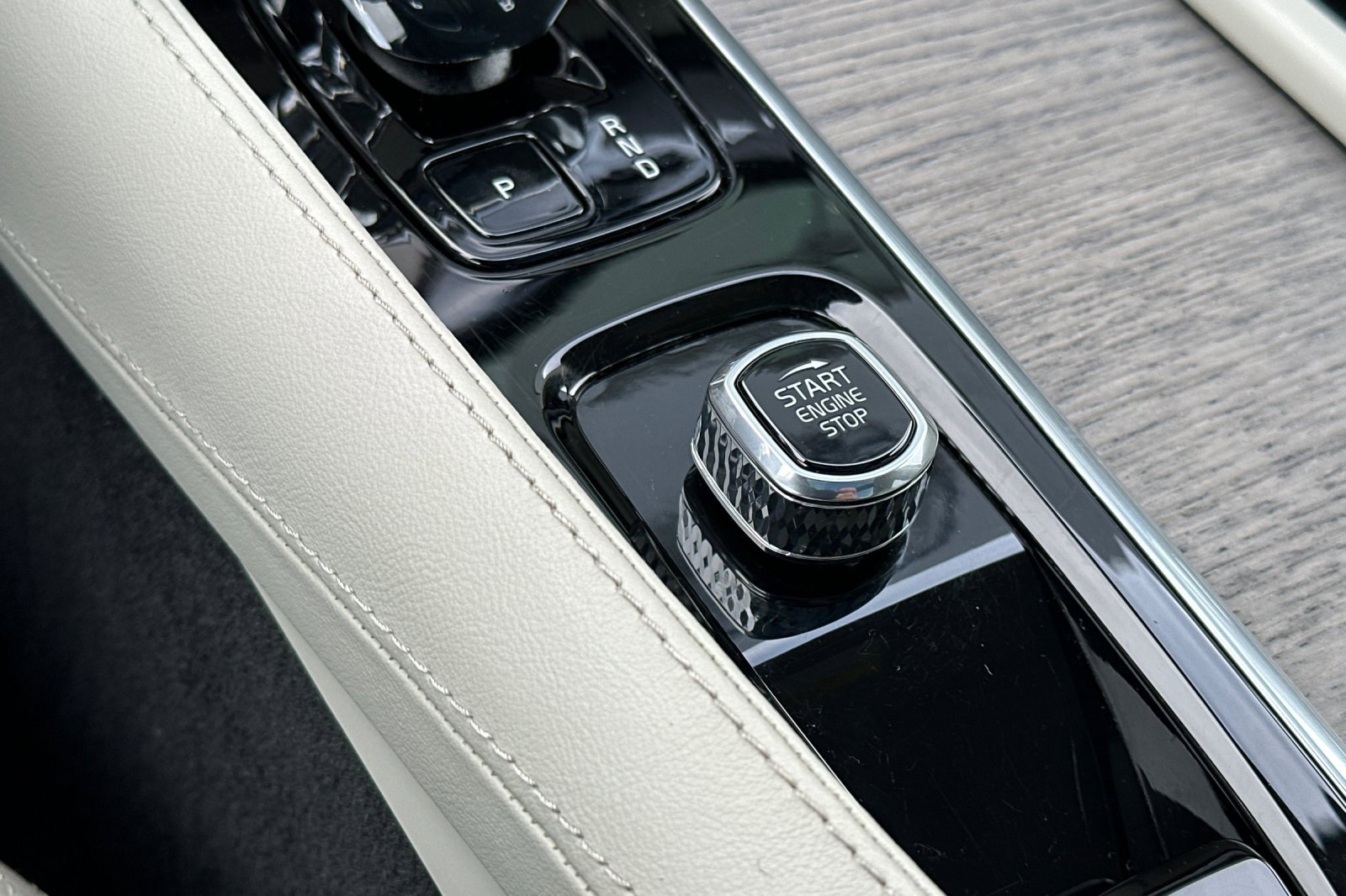 Used 2023 Volvo XC90 T8 Ultimate image 27