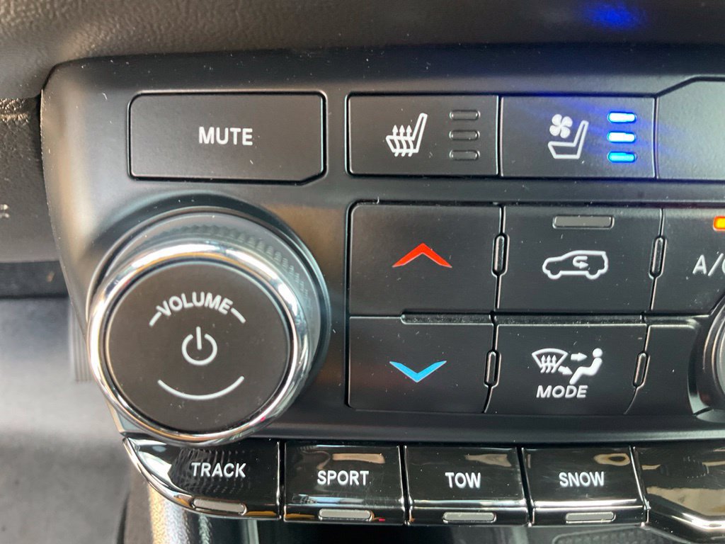 Used 2021 Dodge Durango R/T w/ Tow 'N Go Package AWD/4WD image 24