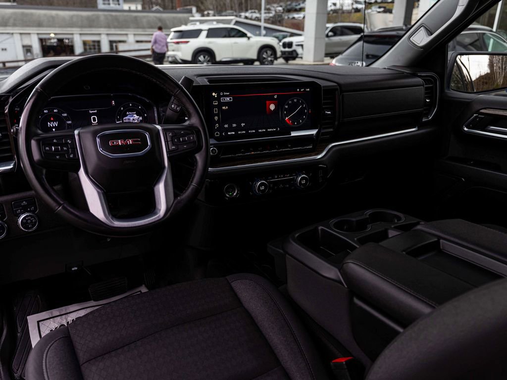 Used 2024 GMC Sierra 1500 Elevation w/ LPO, Elevation Black Package AWD/4WD image 16