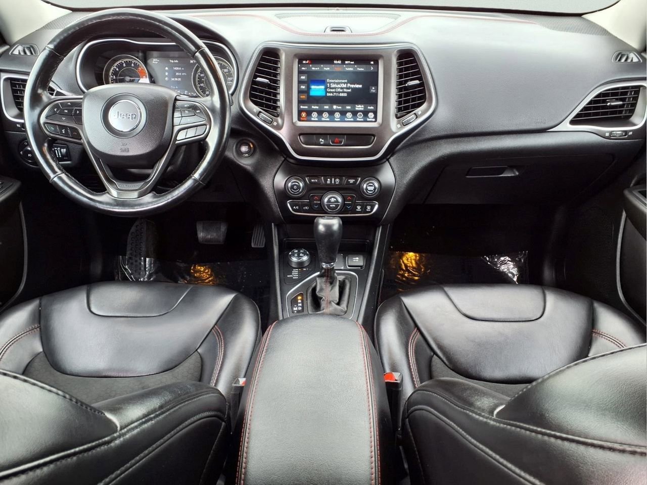 Used 2020 Jeep Cherokee Trailhawk w/ Cold Weather Group image 12