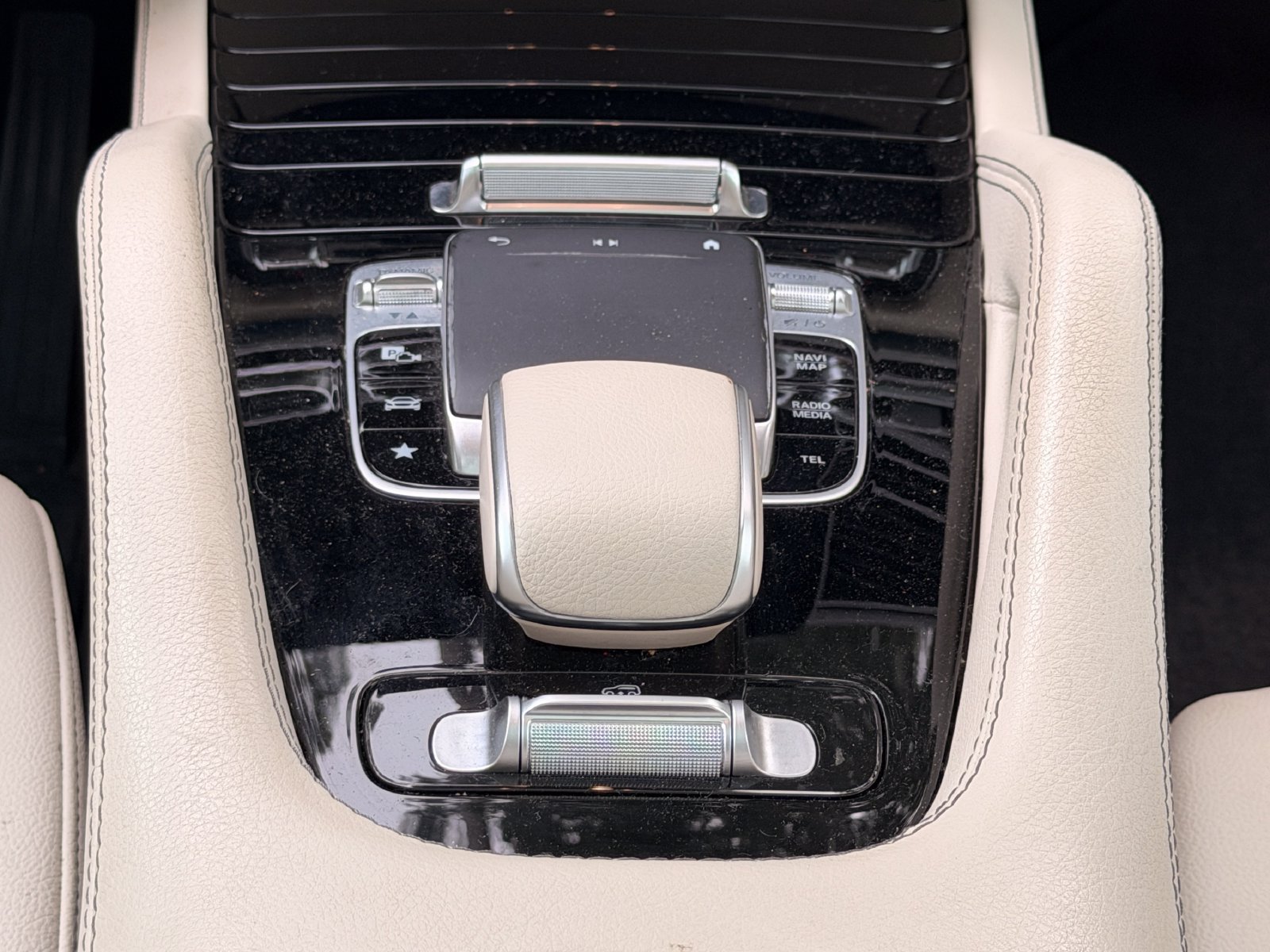 Used 2020 Mercedes-Benz GLS 450 4MATIC image 23