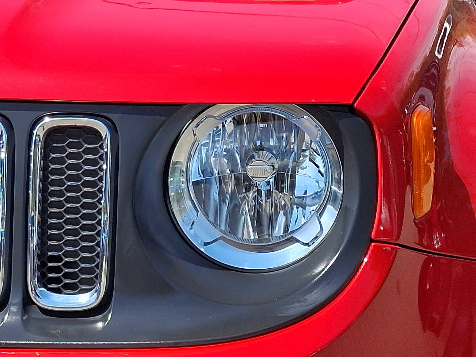 Used 2017 Jeep Renegade Latitude image 4