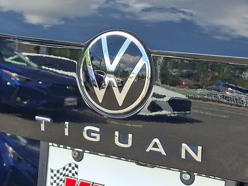 Used 2022 Volkswagen Tiguan SE AWD/4WD image 32