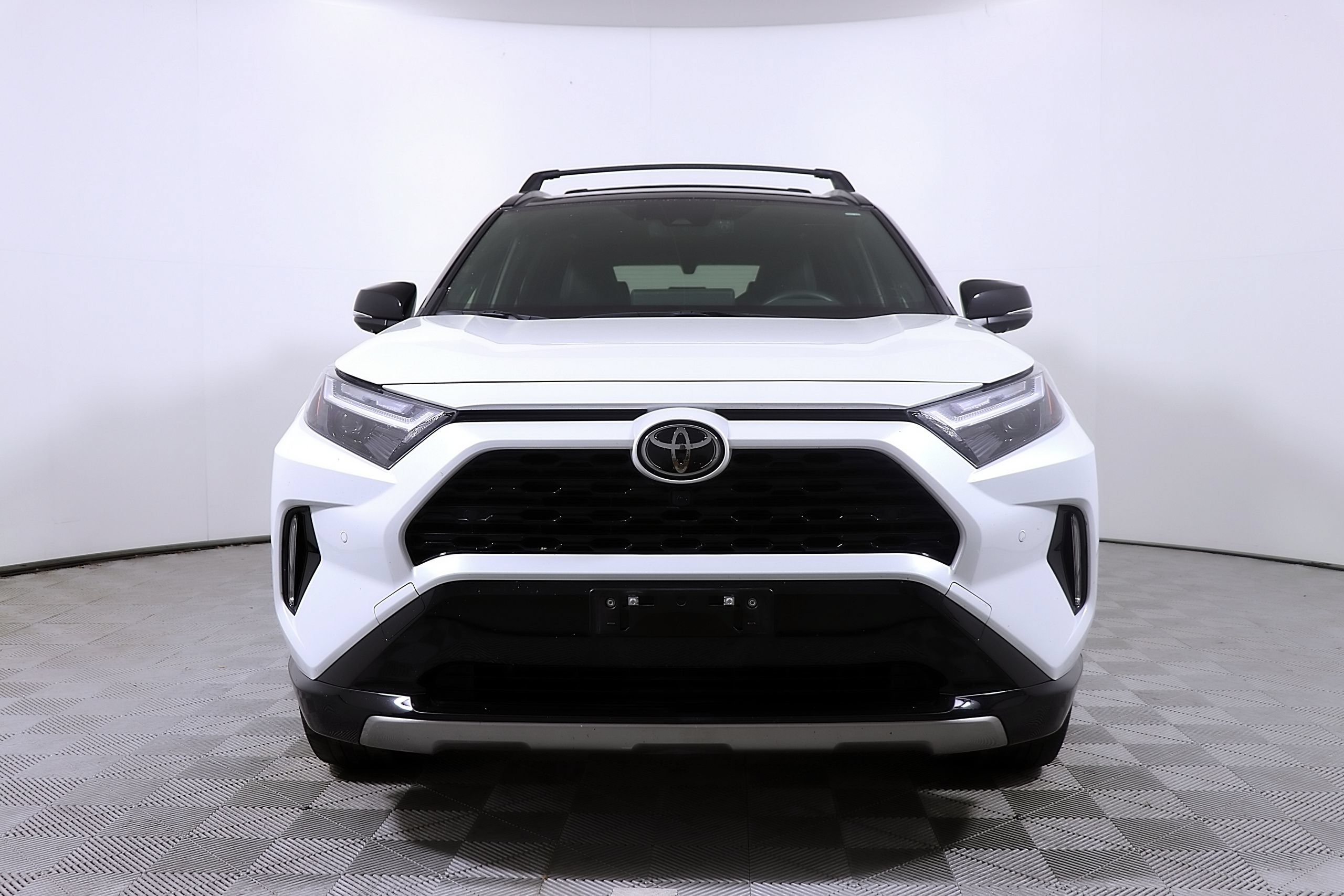 Used 2025 Toyota RAV4 XSE w/ Advanced Technology Package AWD/4WD image 5
