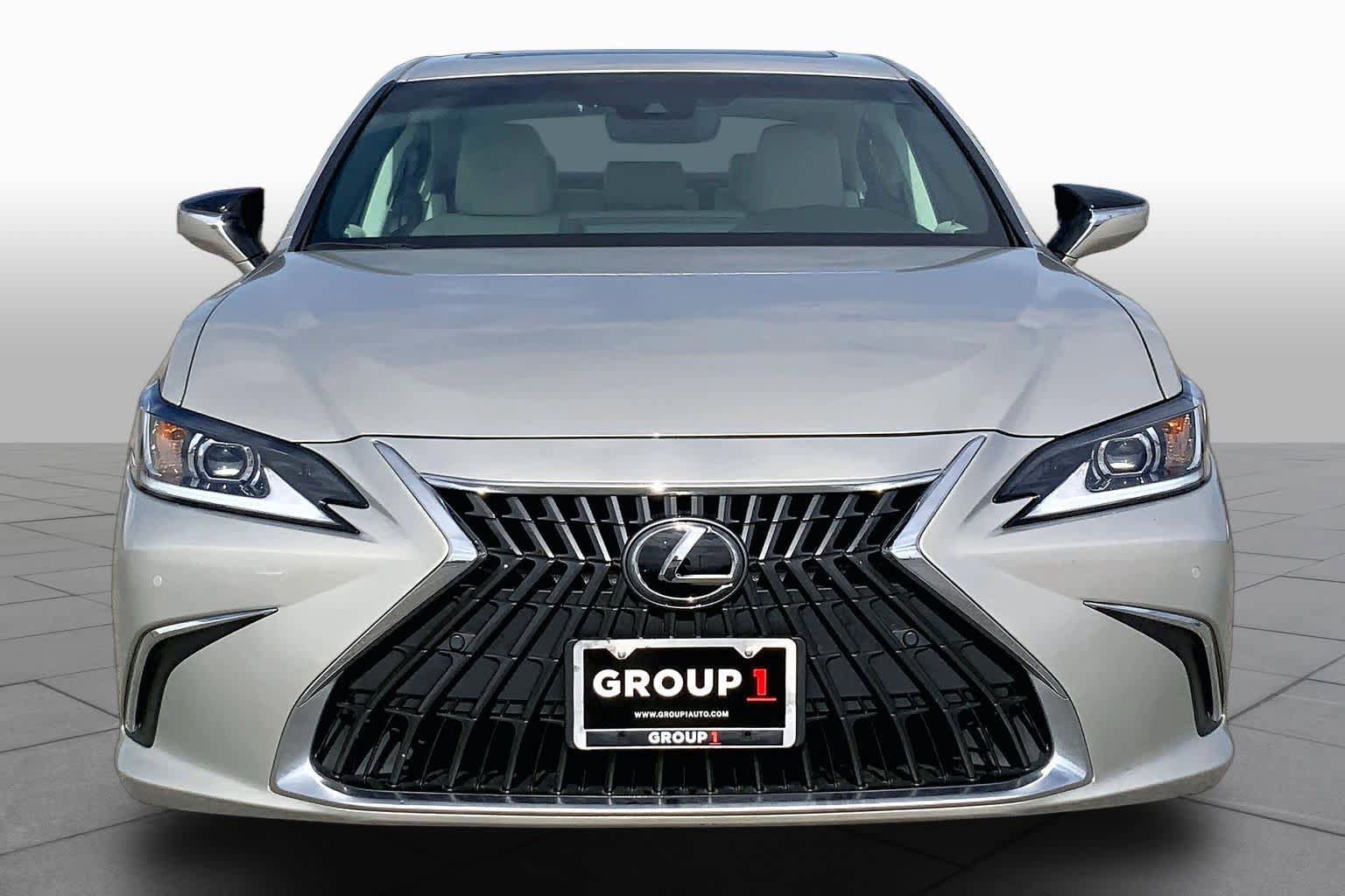Used 2024 Lexus ES 350 w/ Premium Package FWD image 4