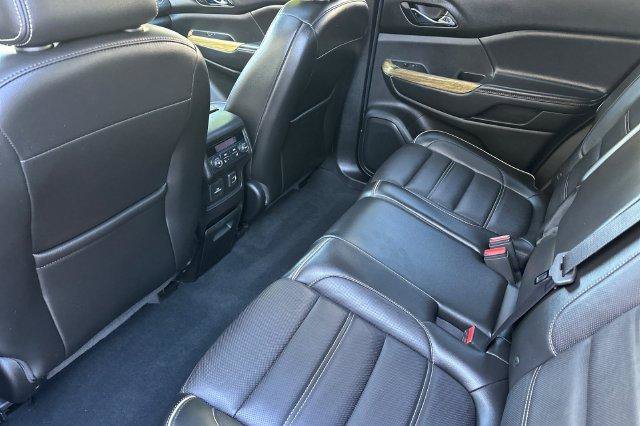 Used 2018 GMC Acadia Denali w/ Technology Package FWD image 12