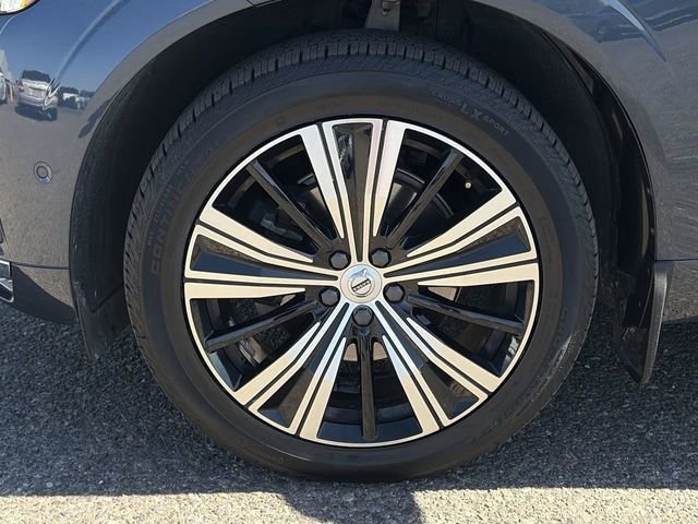 Used 2023 Volvo XC60 B5 Plus w/ Protection Package Premier image 11