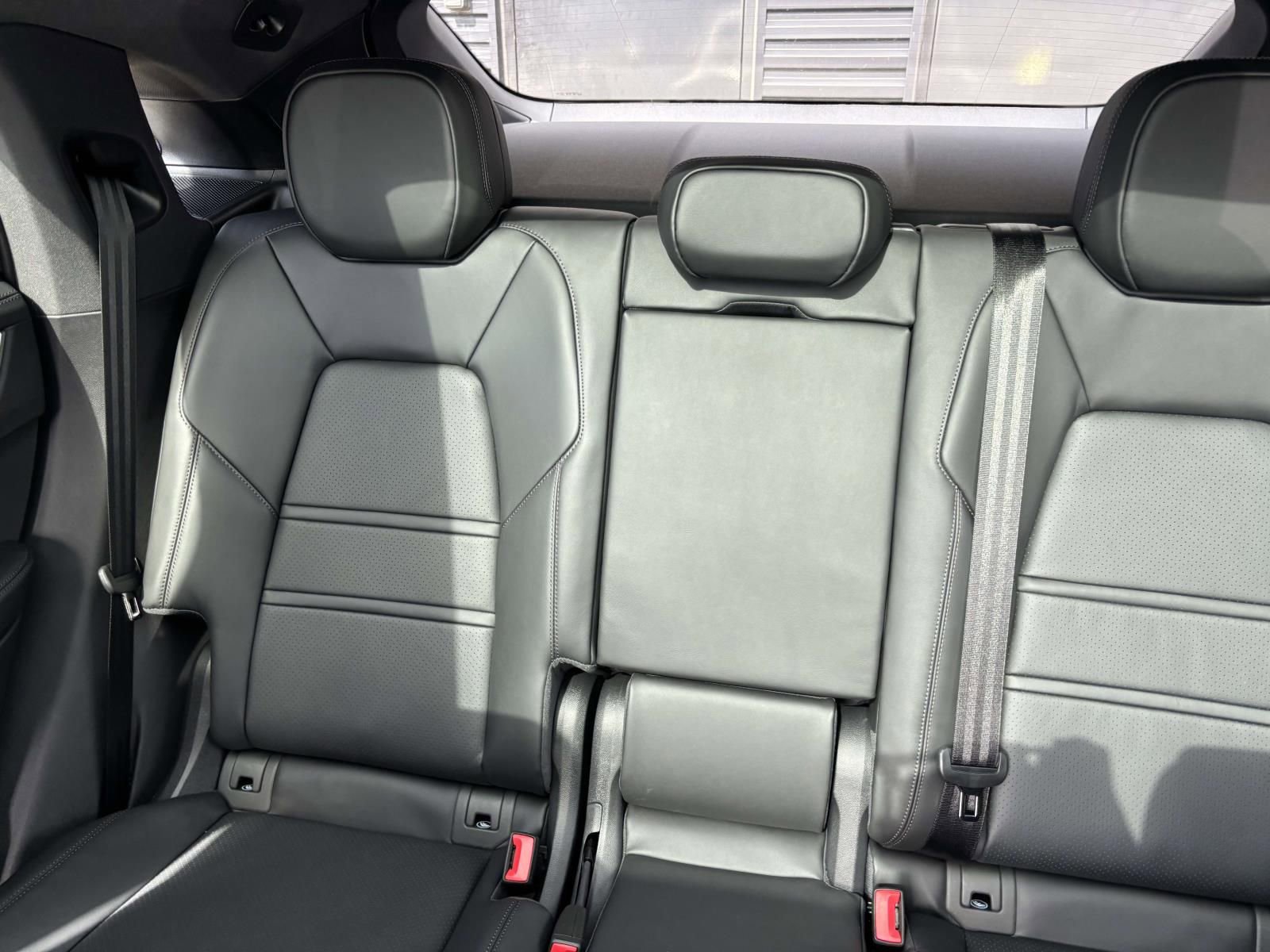 New 2026 Porsche Cayenne Coupe image 40