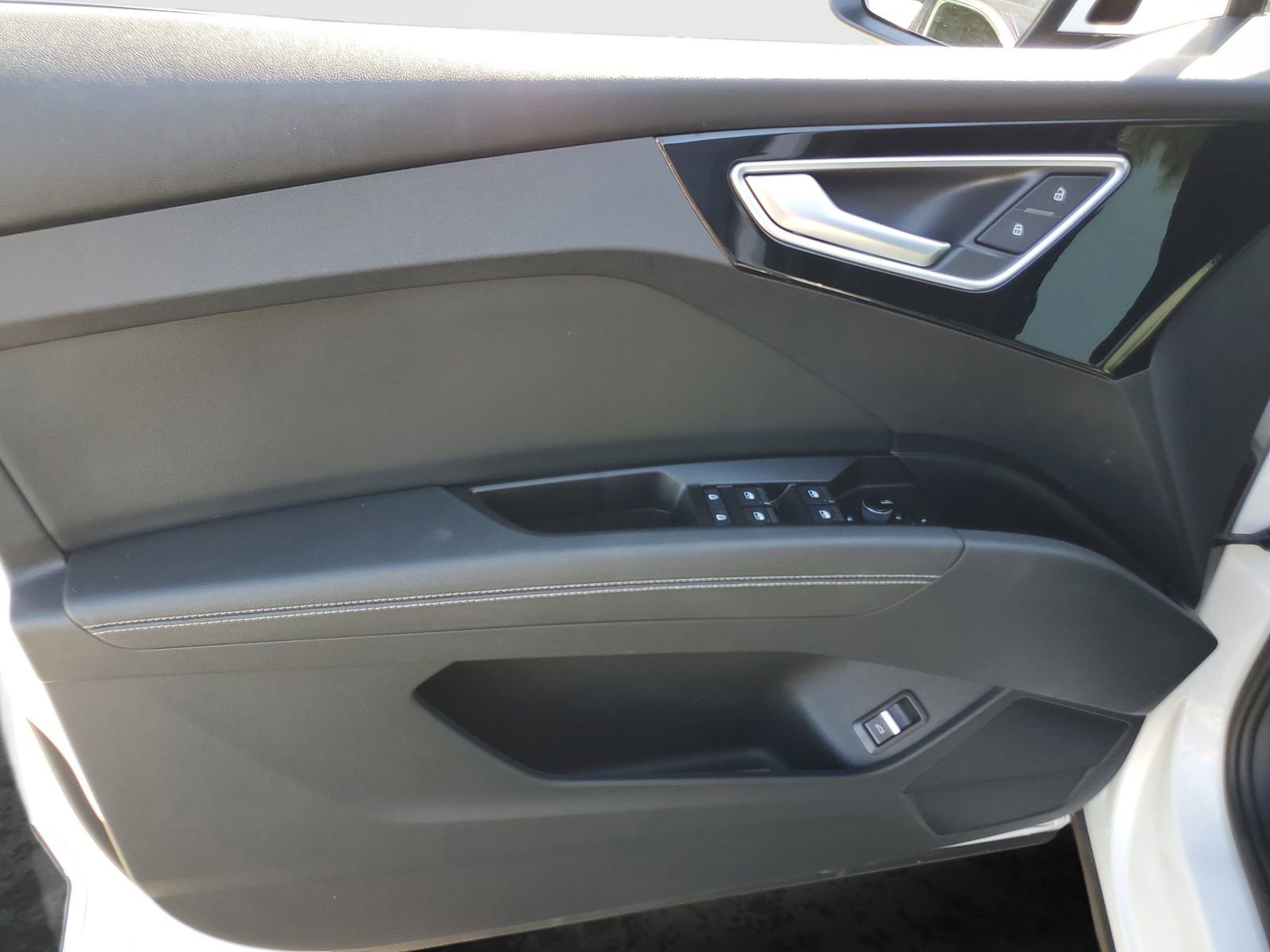 Used 2023 Audi Q4 e-tron Premium w/ 20" Wheel Package image 20