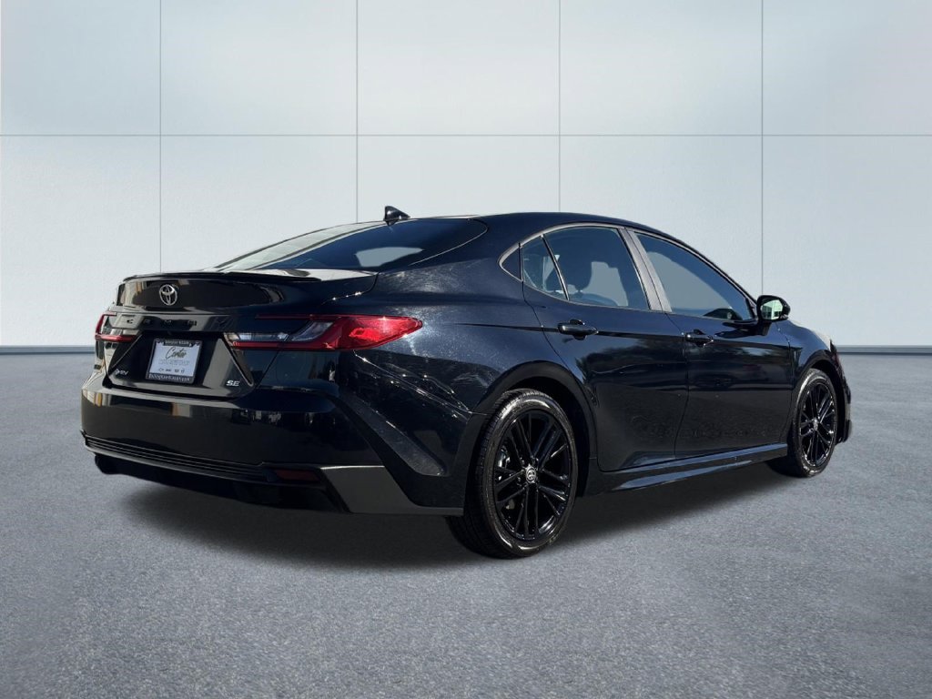 Used 2025 Toyota Camry SE FWD image 7