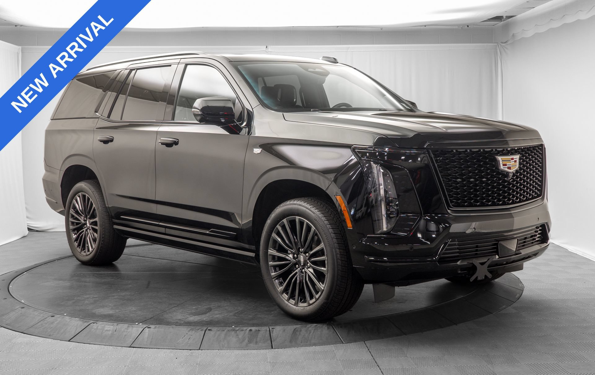 Used 2025 Cadillac Escalade Sport Platinum w/ LPO, Floor Liner Package AWD/4WD image 9