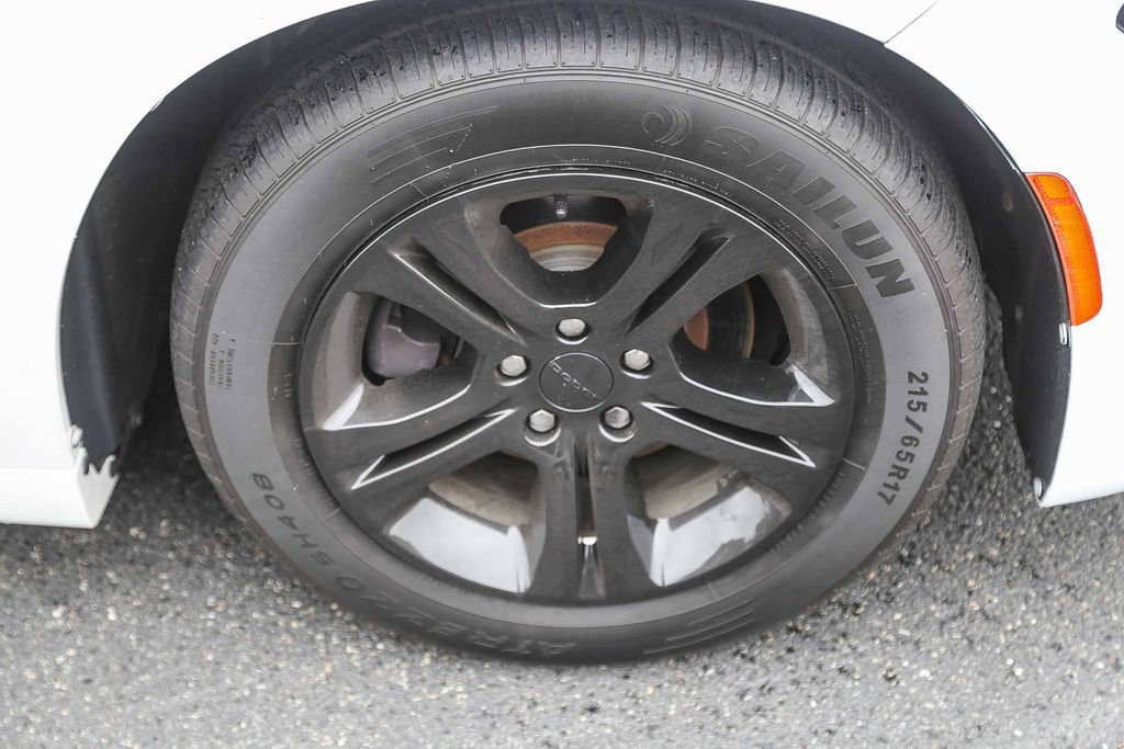 Used 2019 Dodge Charger SXT image 12