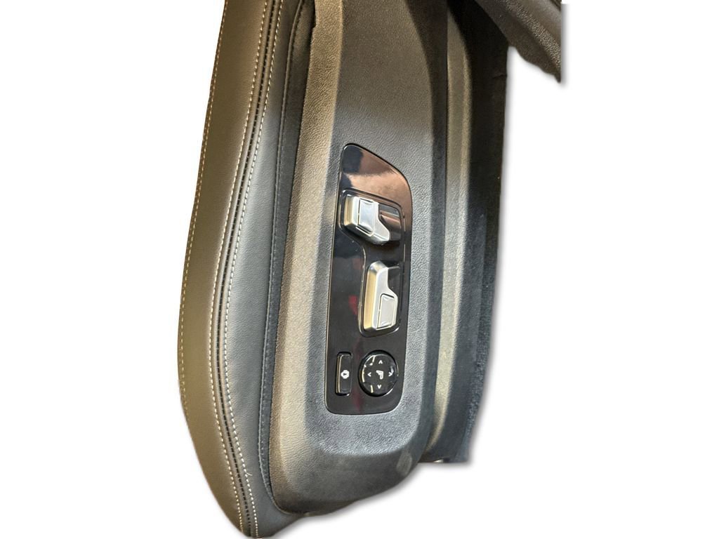 New 2026 BMW X6 M60i w/ Executive Package image 25