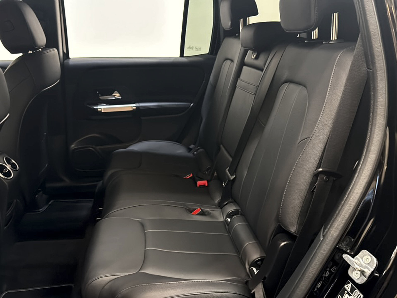 Certified 2025 Mercedes-Benz GLB 250 image 15
