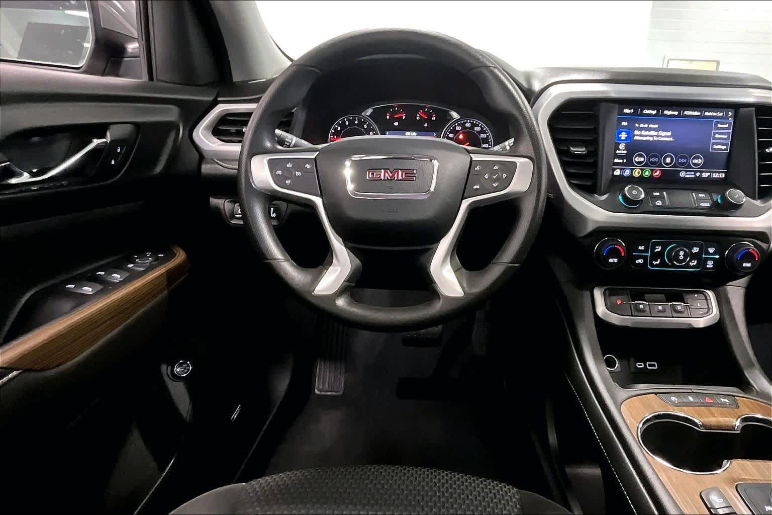 Used 2023 GMC Acadia SLE w/ Driver Convenience Package AWD/4WD image 12